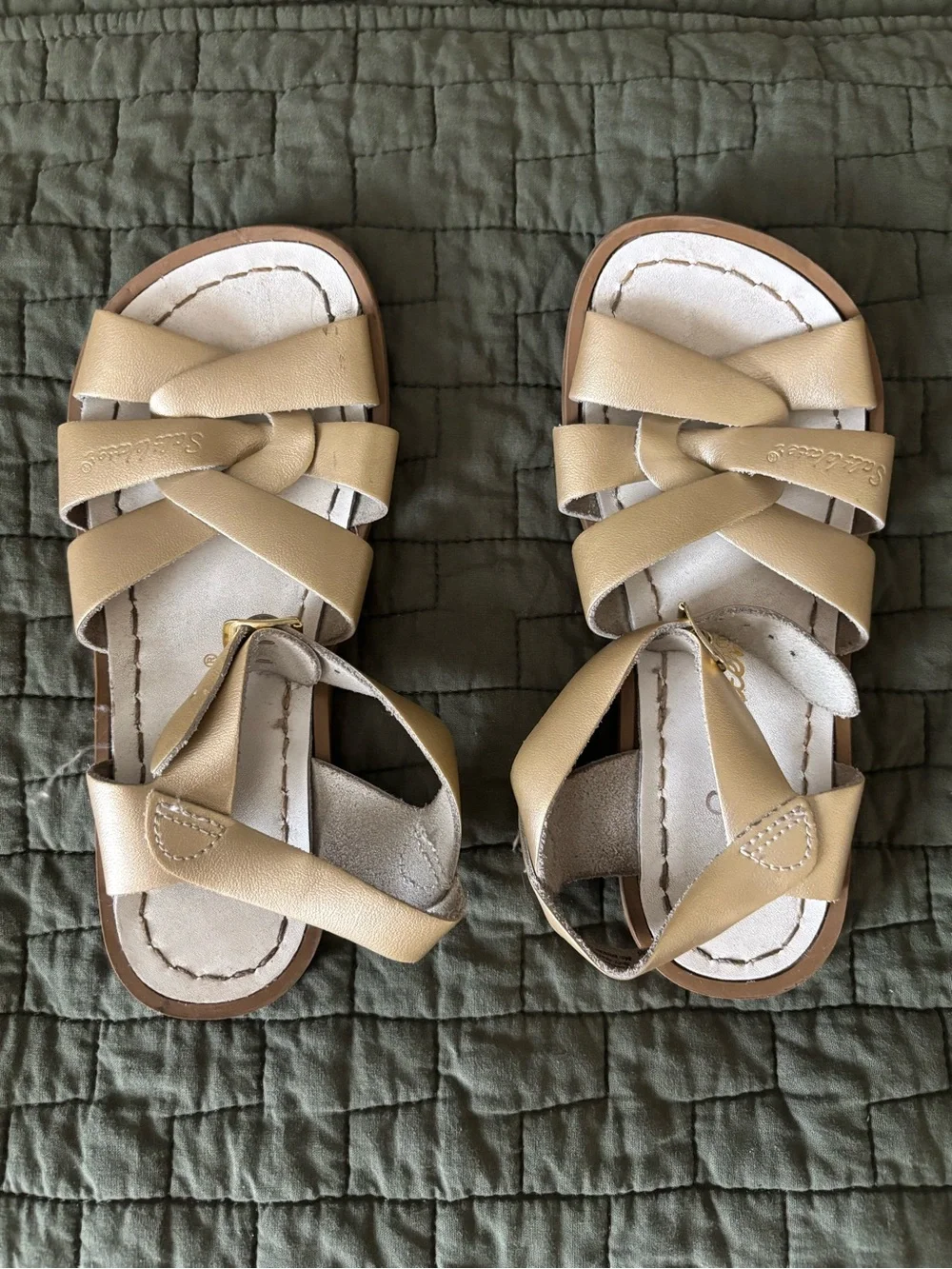 Saltwater sandals; size 13